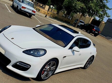 Porsche Panamera Turbo S 2011