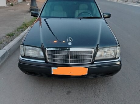 Mercedes C 180