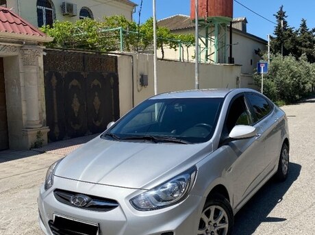 Hyundai Accent 2013
