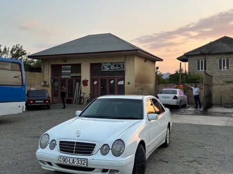 Mercedes E 220 d 1999