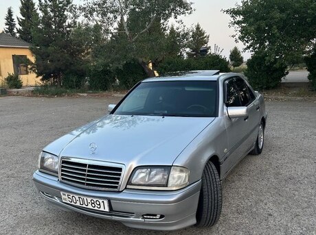 Mercedes C 180