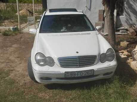 Mercedes C 200