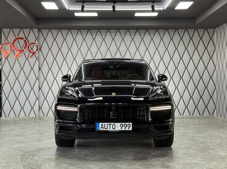 Porsche  2020