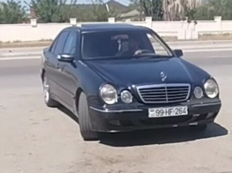 Mercedes E 270 2000