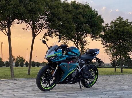 CFMOTO 250 SR