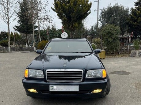 Mercedes C 180