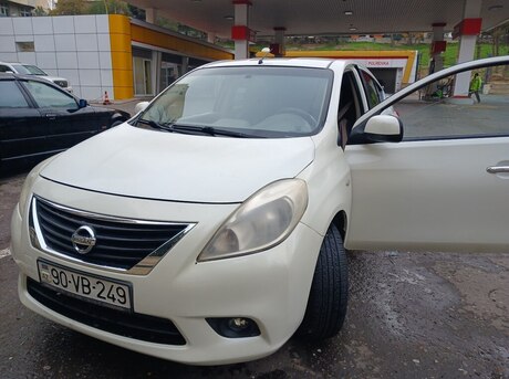 Nissan Sunny 2012