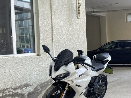CFMOTO 250 SR 2024