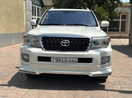 Toyota Land Cruiser 2011