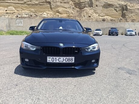 BMW 330 2012