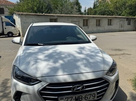 Hyundai Avante 2015