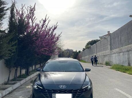 Hyundai Elantra 2023