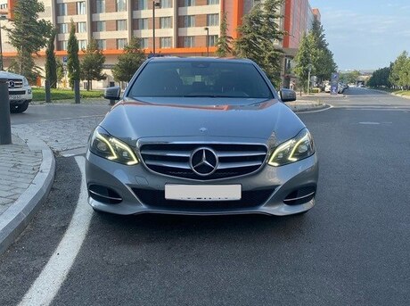 Mercedes E 220