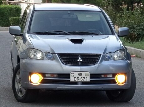 Mitsubishi Airtrek 2004