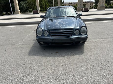 Mercedes E 270 2000