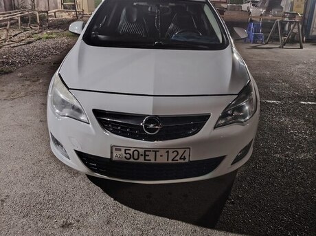 Opel Astra 2011