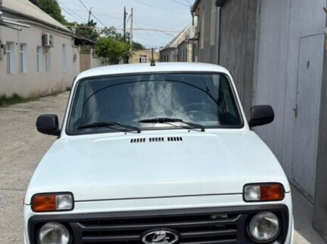 LADA (VAZ) Niva 2011