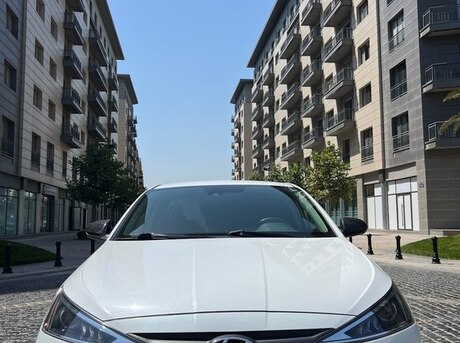 Hyundai Elantra 2020