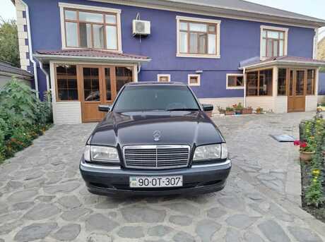 Mercedes C 240