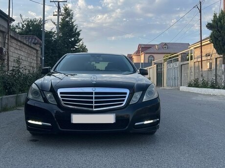 Mercedes E 200