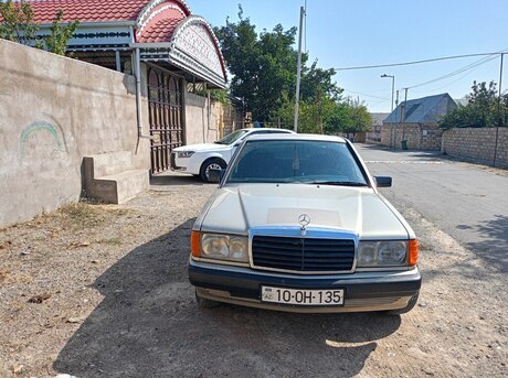 Mercedes 190 1990