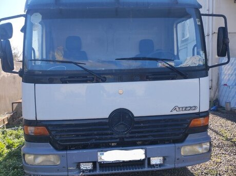 Mercedes Atego 818