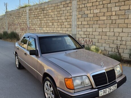 Mercedes E 200