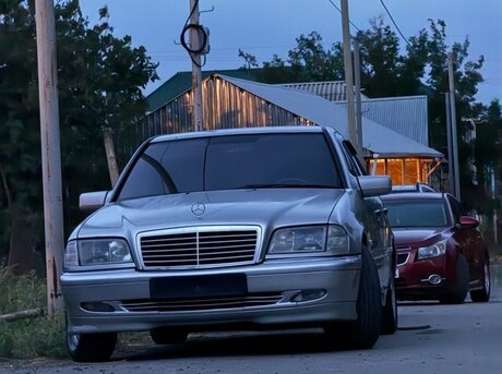 Mercedes C 180