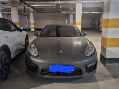 Porsche Panamera GTS 2014