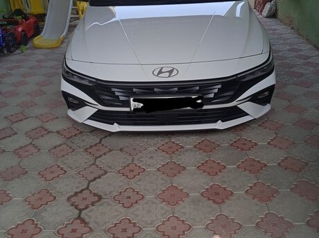 Hyundai Elantra 2024