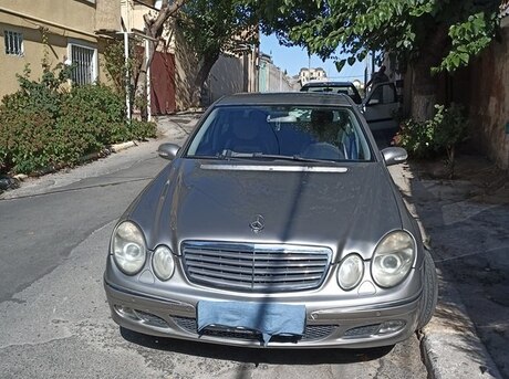Mercedes E 200 2003