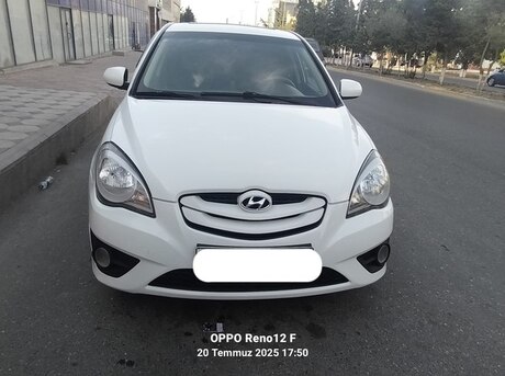 Hyundai Verna 2010