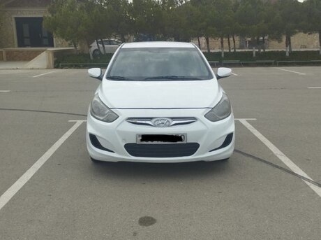 Hyundai Accent 2012