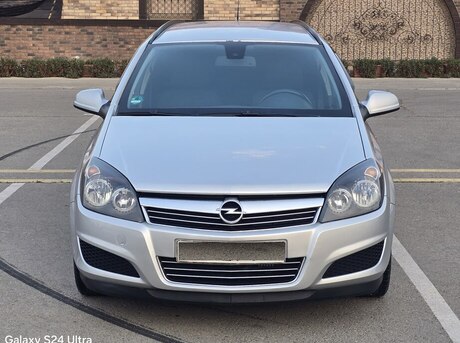 Opel Astra 2010
