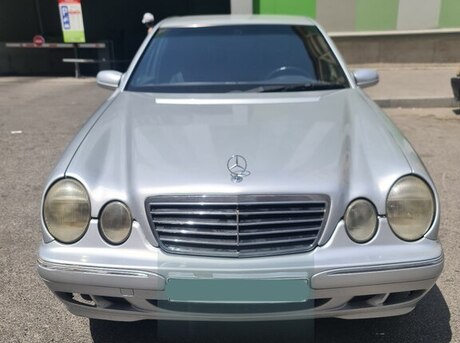 Mercedes E 270 2000