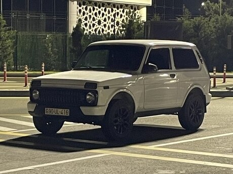 LADA (VAZ) Niva 2010