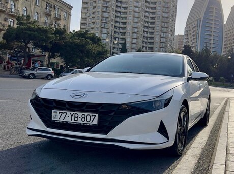 Hyundai Elantra 2023