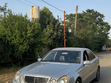 Mercedes E 220 2002