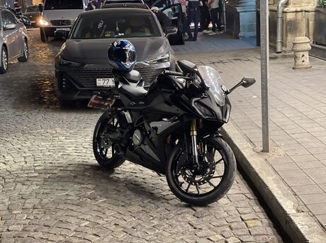 CFMOTO 250 SR