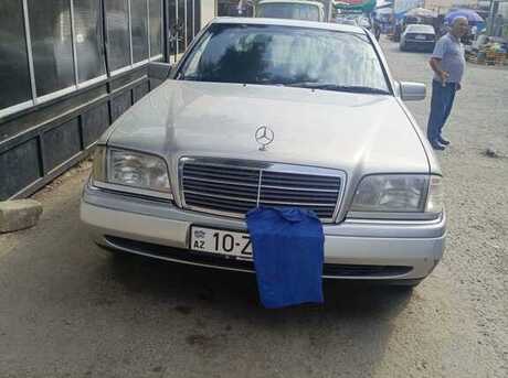 Mercedes C 180