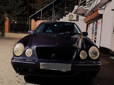 Mercedes E 270 2000