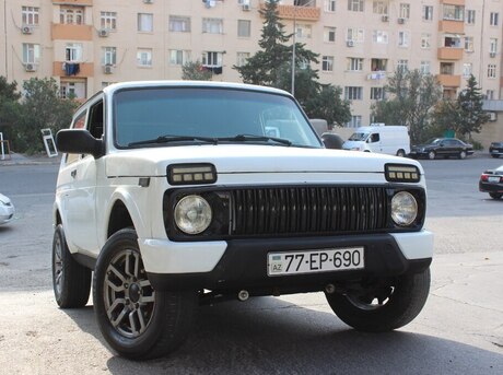 LADA (VAZ) Niva 2011