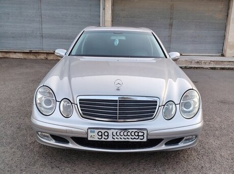 Mercedes E 220