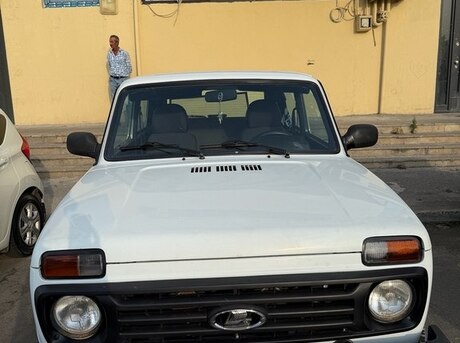LADA (VAZ) Niva 2015