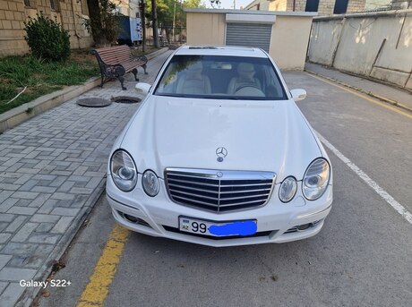 Mercedes E 240