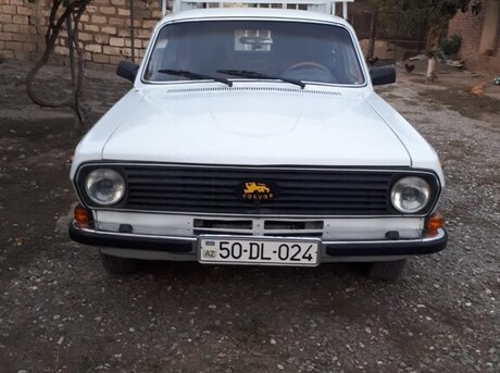 GAZ 24 1983