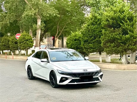 Hyundai Elantra 2024