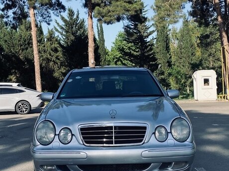 Mercedes E 220 d 2000