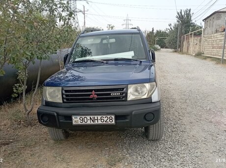 Mitsubishi Pajero io 1999