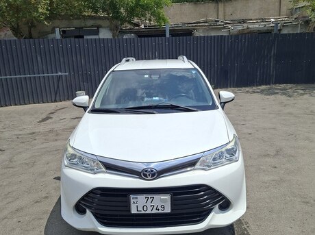 Toyota Corolla Fielder 2015